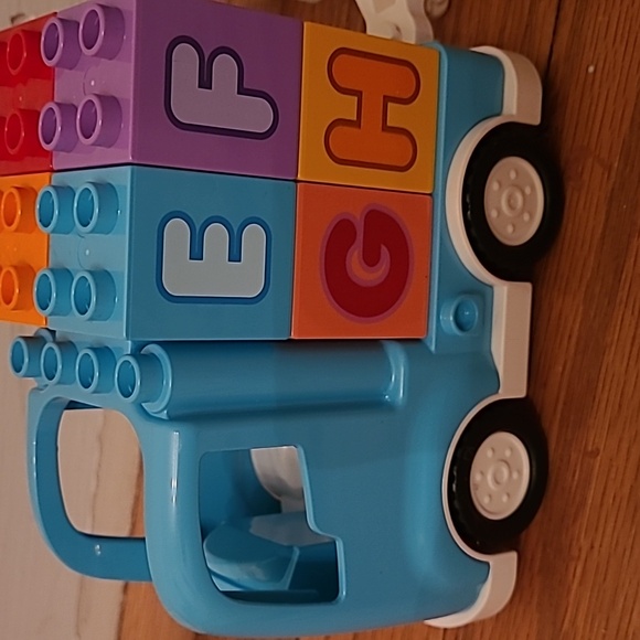 DUPLO Alphabet Truck - No Figures - Picture 3 of 6